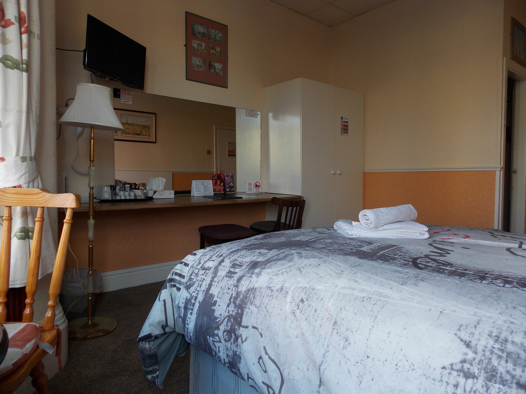 Topaz Guest house Blackpool